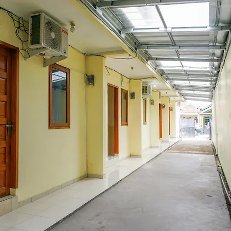 Oyo 2401 Ardini Residence Syariah
